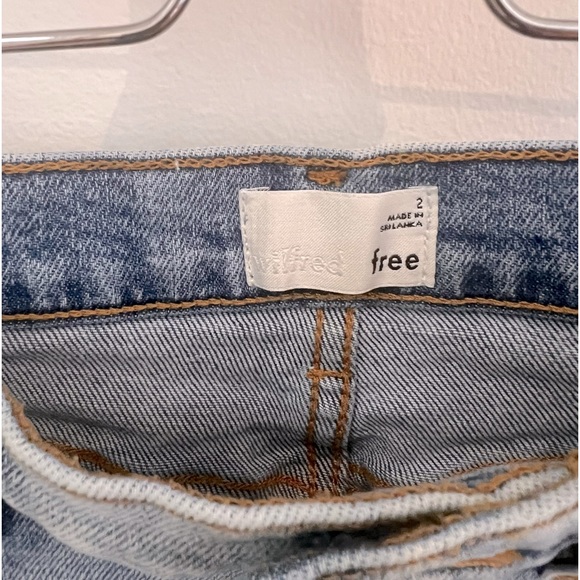 ARITZIA size 2 denim skirt - Picture 4 of 4